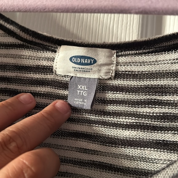 Old Navy Top 🩷 - Picture 6 of 7